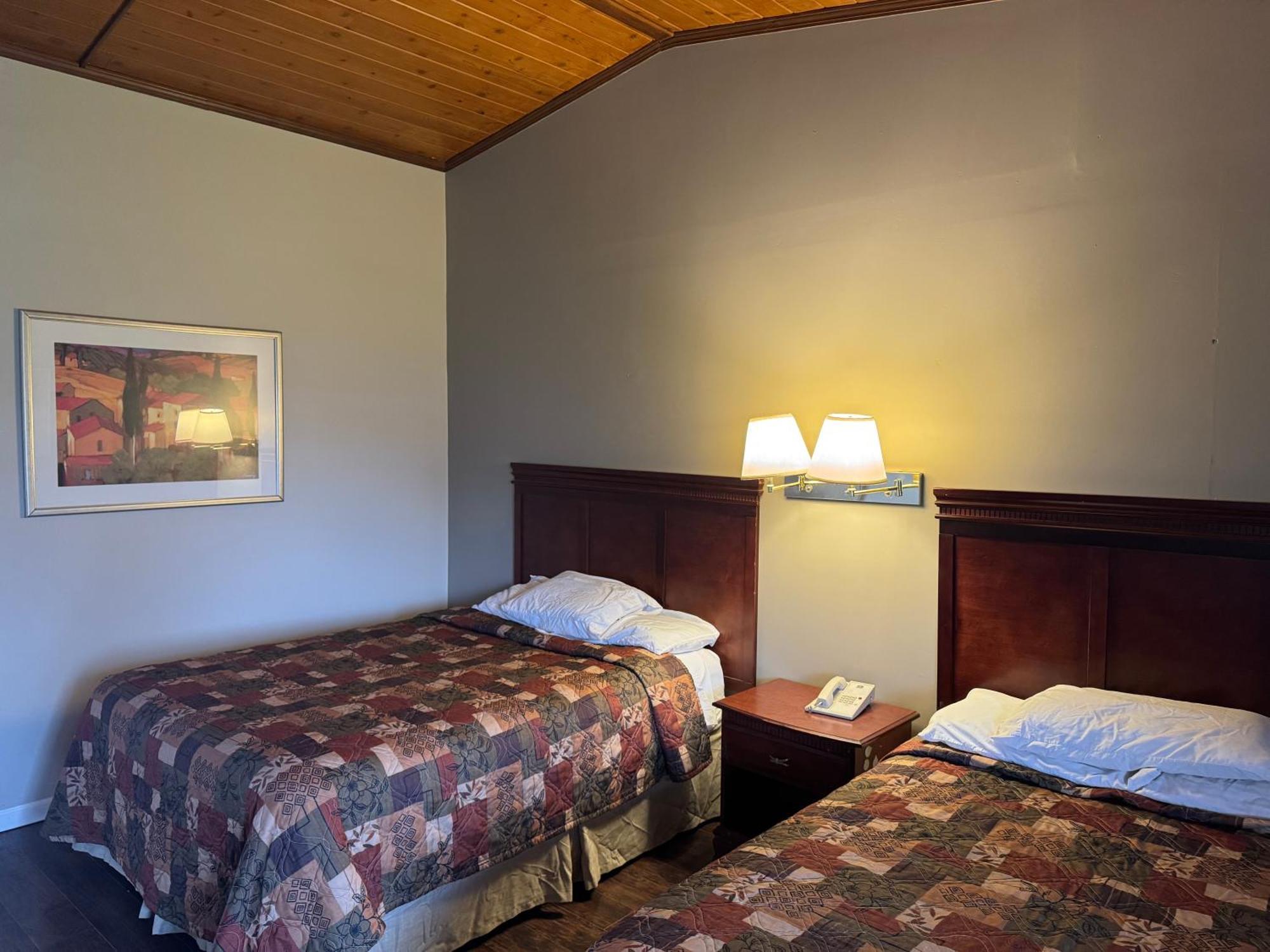 Town & Country Motel Clinton Экстерьер фото