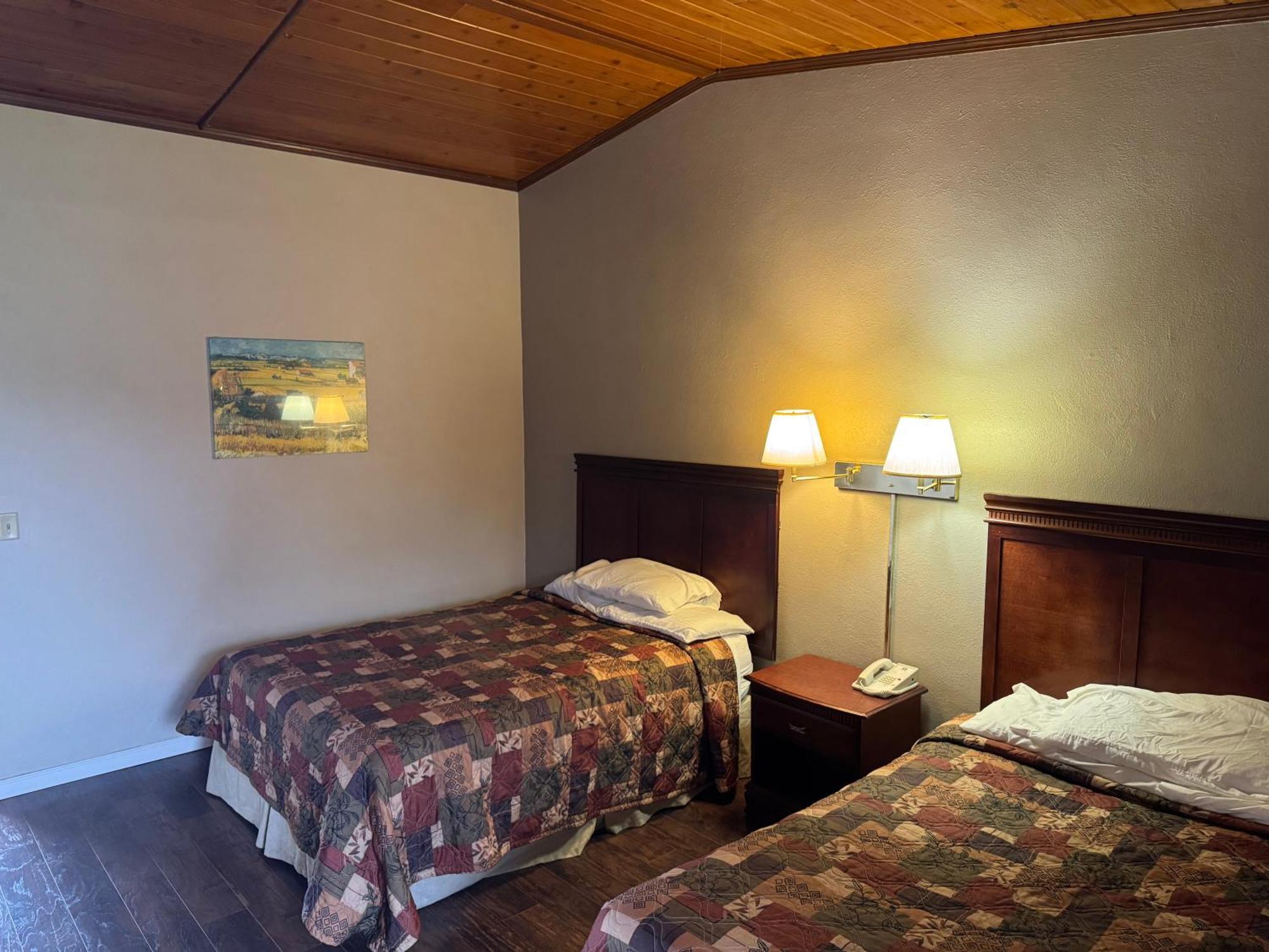 Town & Country Motel Clinton Экстерьер фото
